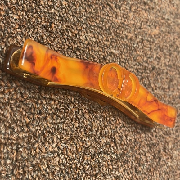 CHRISTIAN DIOR Tortoise Hair Clip - Picture 11 of 16